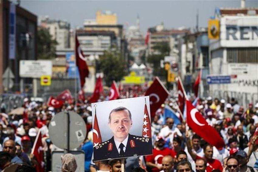 Milyonlar demokrasi için Yenikapı'nın yolunu tuttu