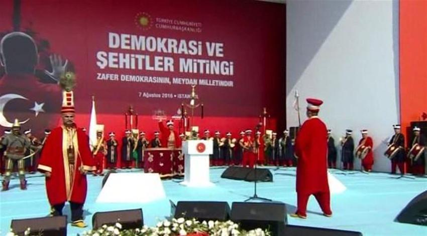 Milyonlar demokrasi için Yenikapı'nın yolunu tuttu