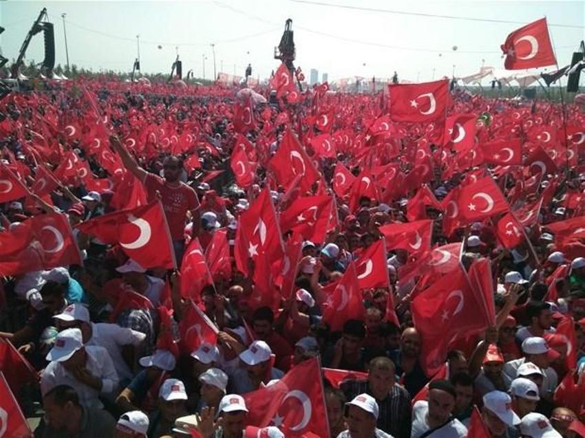 Milyonlar demokrasi için Yenikapı'nın yolunu tuttu
