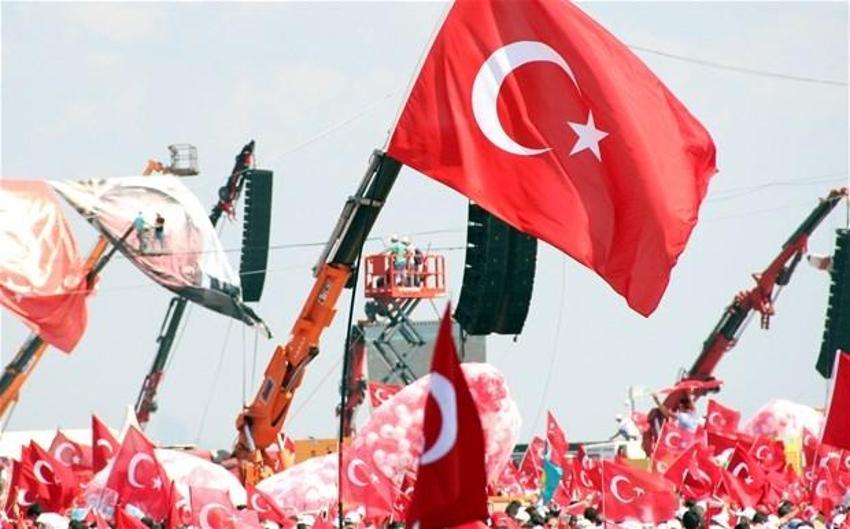 Milyonlar demokrasi için Yenikapı'nın yolunu tuttu