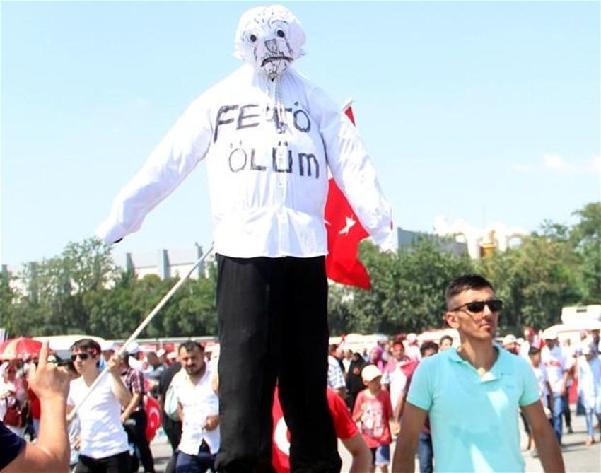Milyonlar demokrasi için Yenikapı'nın yolunu tuttu