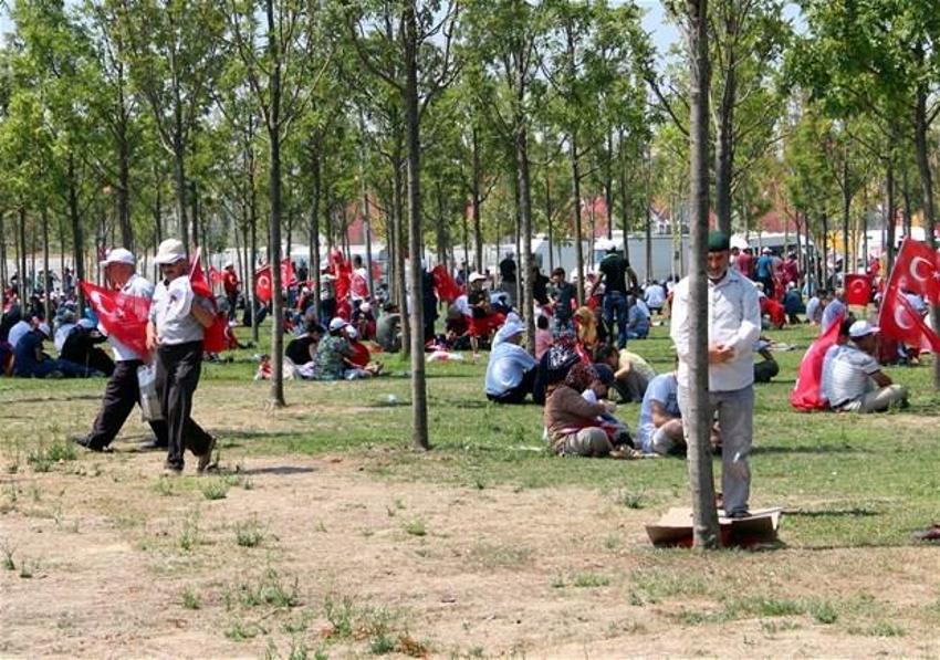 Milyonlar demokrasi için Yenikapı'nın yolunu tuttu