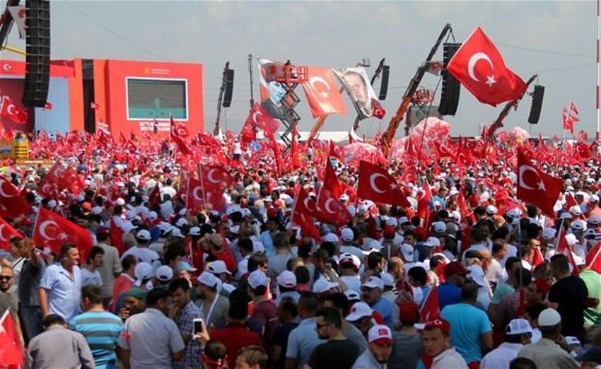 Milyonlar demokrasi için Yenikapı'nın yolunu tuttu