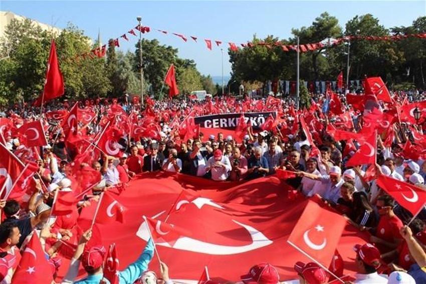 Milyonlar demokrasi için Yenikapı'nın yolunu tuttu