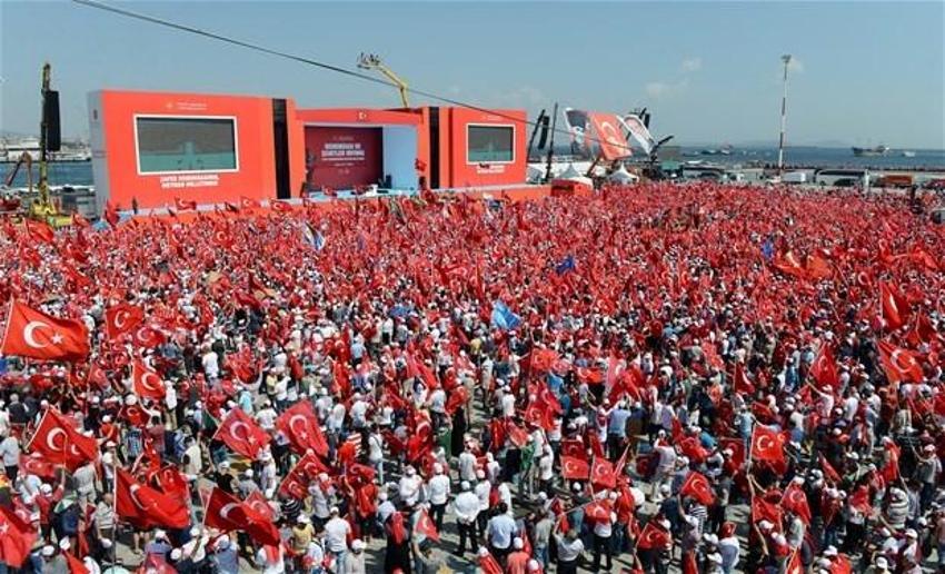 Milyonlar demokrasi için Yenikapı'nın yolunu tuttu
