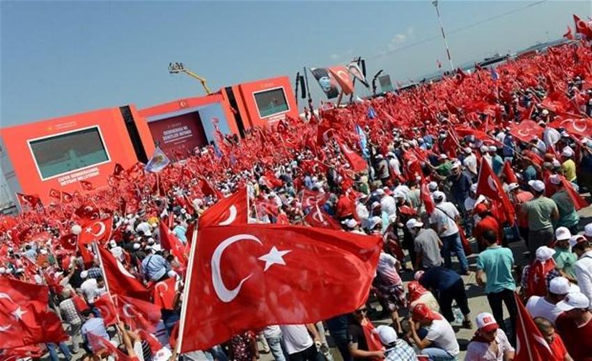 Milyonlar demokrasi için Yenikapı'nın yolunu tuttu