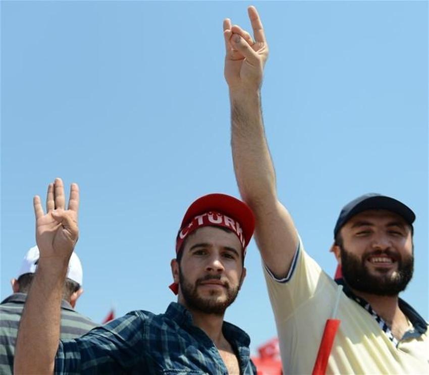 Milyonlar demokrasi için Yenikapı'nın yolunu tuttu