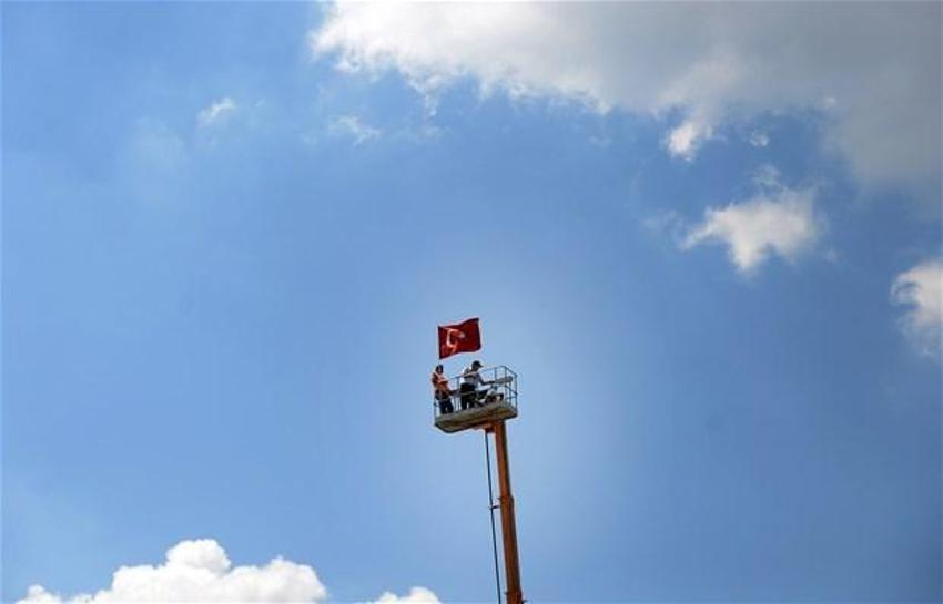 Milyonlar demokrasi için Yenikapı'nın yolunu tuttu