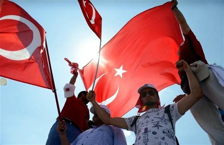 Milyonlar demokrasi için Yenikapı'nın yolunu tuttu