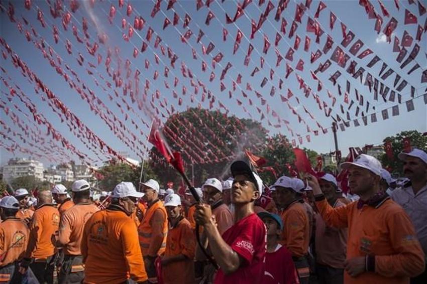 Milyonlar demokrasi için Yenikapı'nın yolunu tuttu