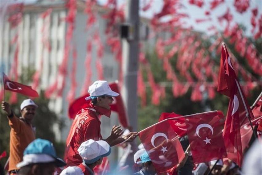 Milyonlar demokrasi için Yenikapı'nın yolunu tuttu