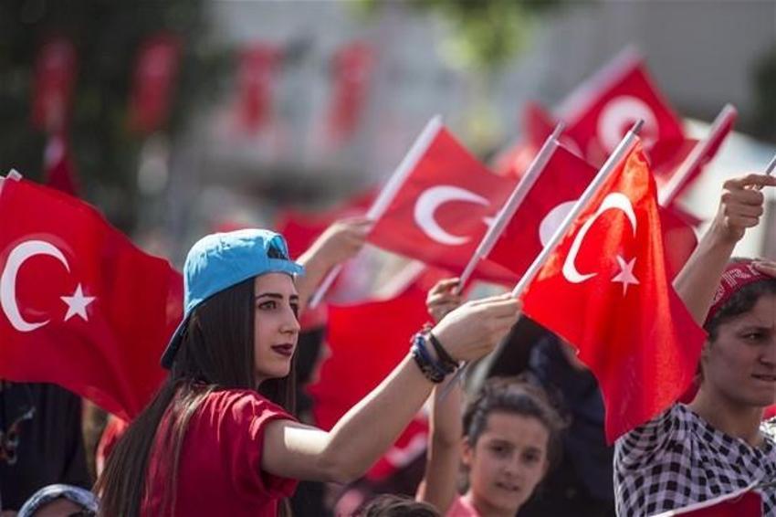 Milyonlar demokrasi için Yenikapı'nın yolunu tuttu