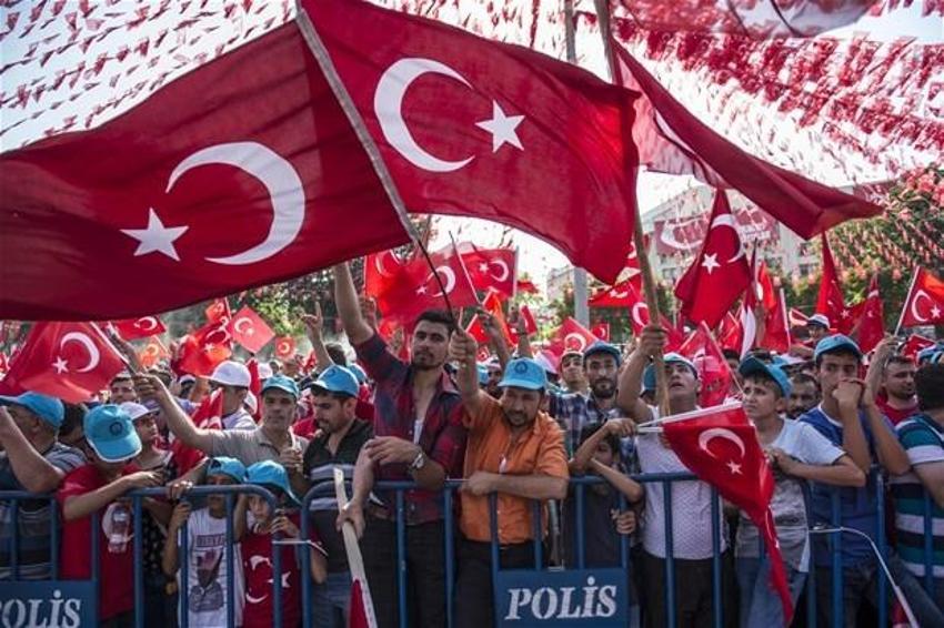 Milyonlar demokrasi için Yenikapı'nın yolunu tuttu