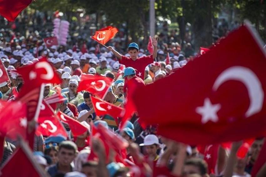 Milyonlar demokrasi için Yenikapı'nın yolunu tuttu