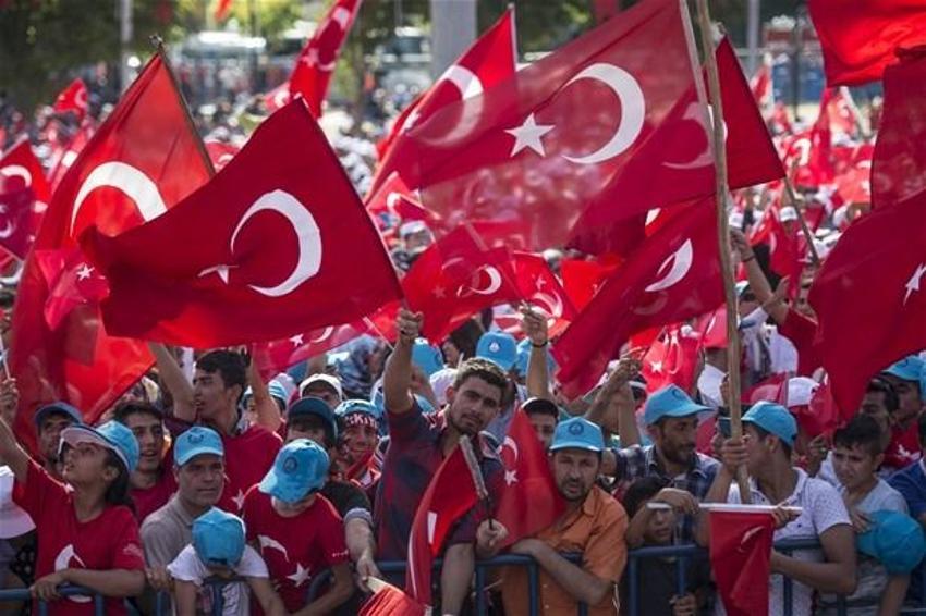 Milyonlar demokrasi için Yenikapı'nın yolunu tuttu