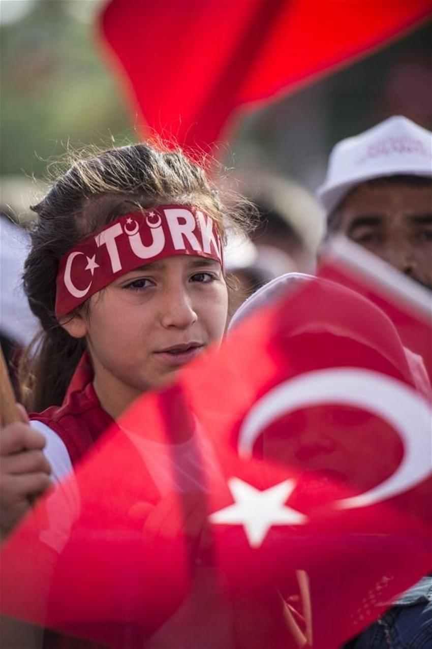 Milyonlar demokrasi için Yenikapı'nın yolunu tuttu