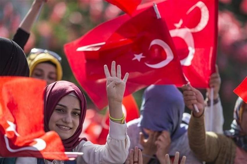 Milyonlar demokrasi için Yenikapı'nın yolunu tuttu