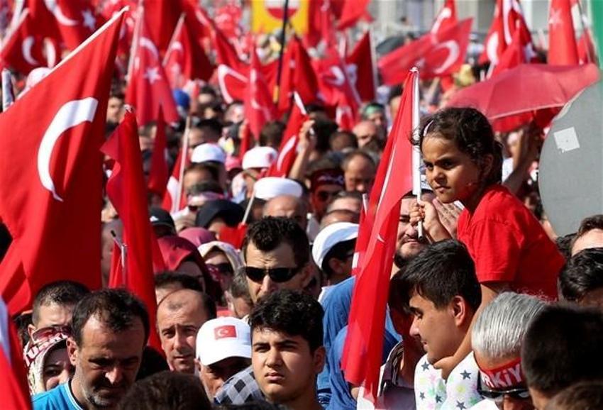 Milyonlar demokrasi için Yenikapı'nın yolunu tuttu
