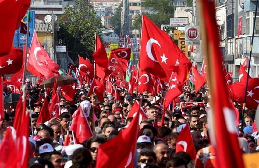 Milyonlar demokrasi için Yenikapı'nın yolunu tuttu