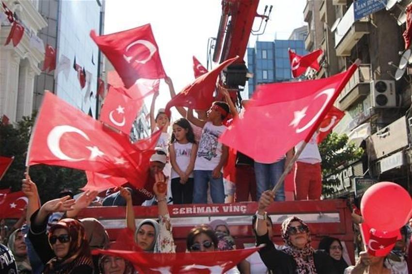 Milyonlar demokrasi için Yenikapı'nın yolunu tuttu