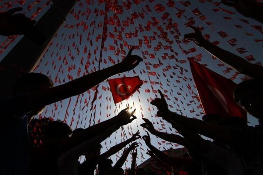 Milyonlar demokrasi için Yenikapı'nın yolunu tuttu