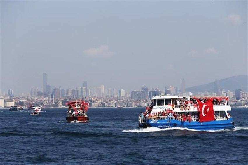Milyonlar demokrasi için Yenikapı'nın yolunu tuttu
