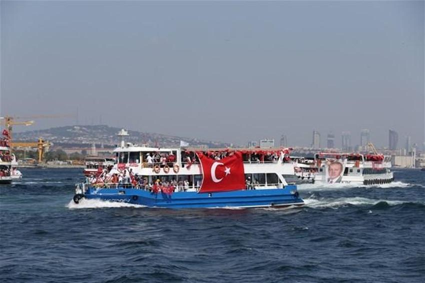 Milyonlar demokrasi için Yenikapı'nın yolunu tuttu