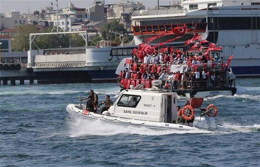 Milyonlar demokrasi için Yenikapı'nın yolunu tuttu
