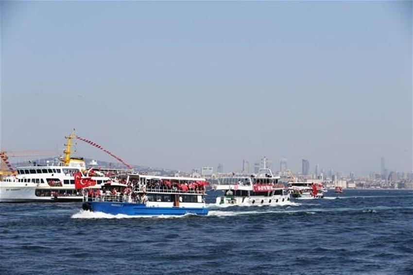 Milyonlar demokrasi için Yenikapı'nın yolunu tuttu