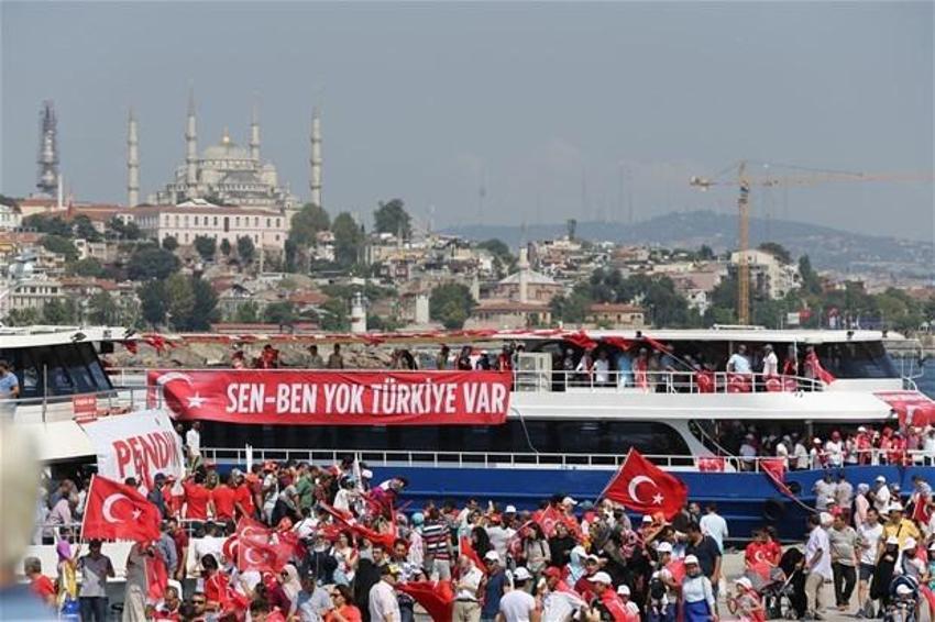 Milyonlar demokrasi için Yenikapı'nın yolunu tuttu