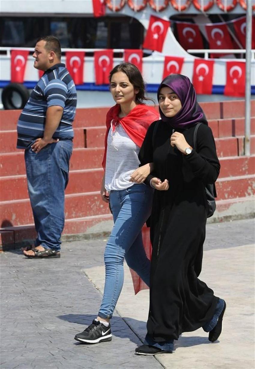 Milyonlar demokrasi için Yenikapı'nın yolunu tuttu