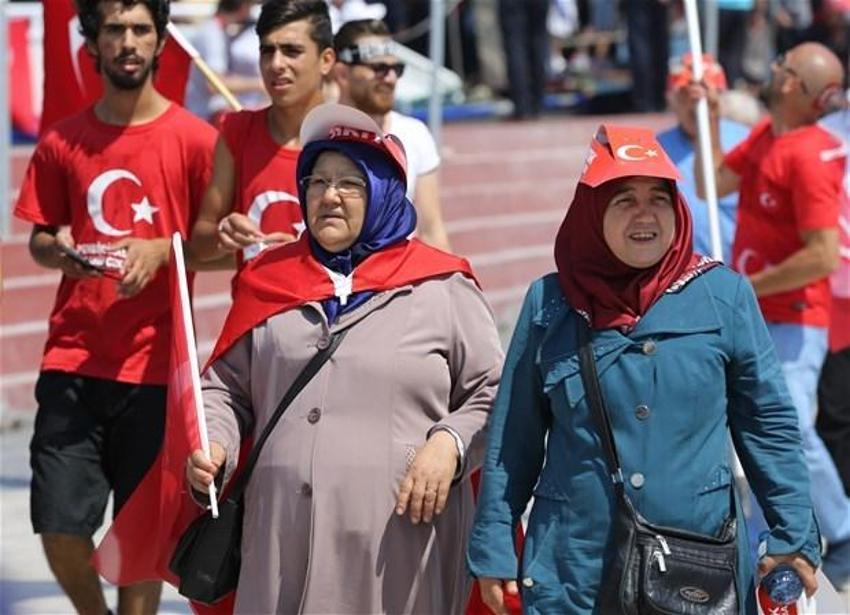 Milyonlar demokrasi için Yenikapı'nın yolunu tuttu