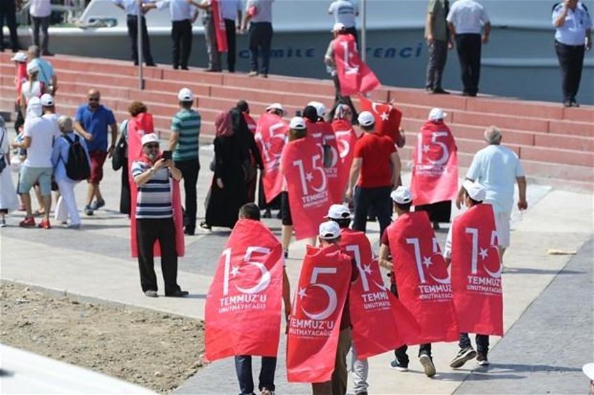 Milyonlar demokrasi için Yenikapı'nın yolunu tuttu