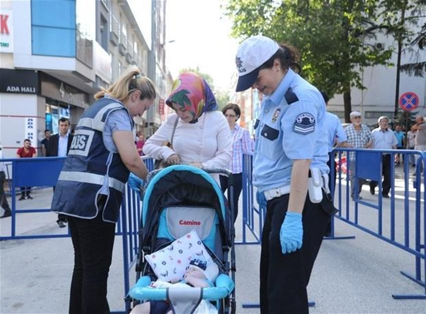 Milyonlar demokrasi için Yenikapı'nın yolunu tuttu