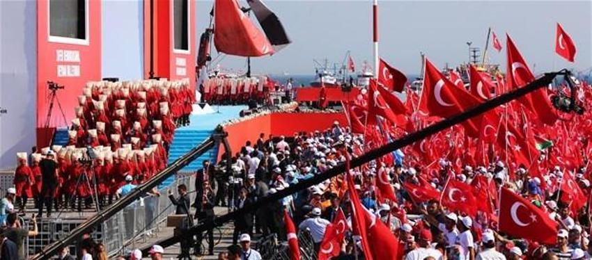 Milyonlar demokrasi için Yenikapı'nın yolunu tuttu