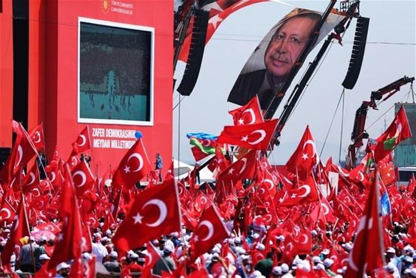 Milyonlar demokrasi için Yenikapı'nın yolunu tuttu