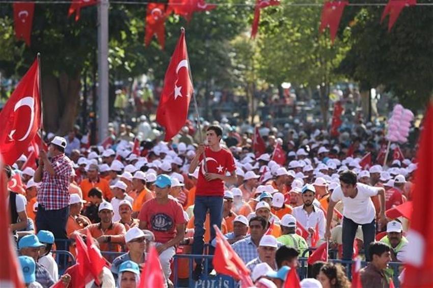 Milyonlar demokrasi için Yenikapı'nın yolunu tuttu