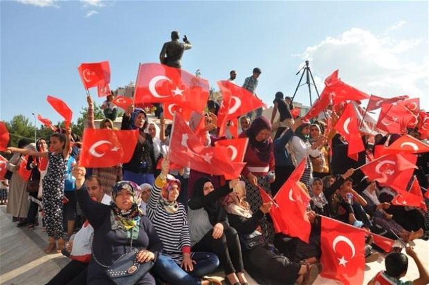Milyonlar demokrasi için Yenikapı'nın yolunu tuttu