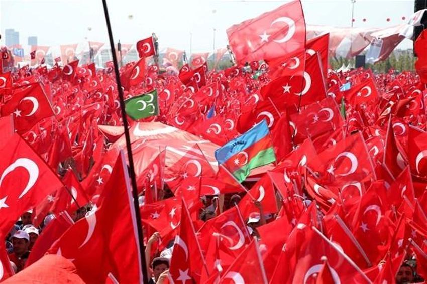 Milyonlar demokrasi için Yenikapı'nın yolunu tuttu