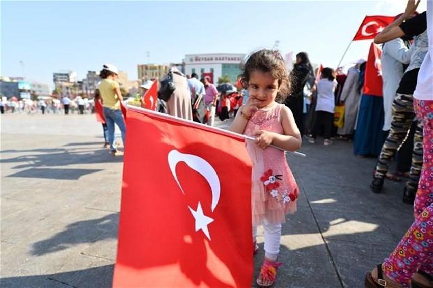 Milyonlar demokrasi için Yenikapı'nın yolunu tuttu