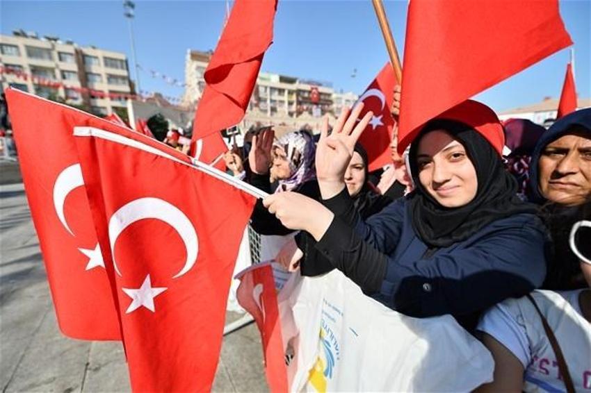 Milyonlar demokrasi için Yenikapı'nın yolunu tuttu