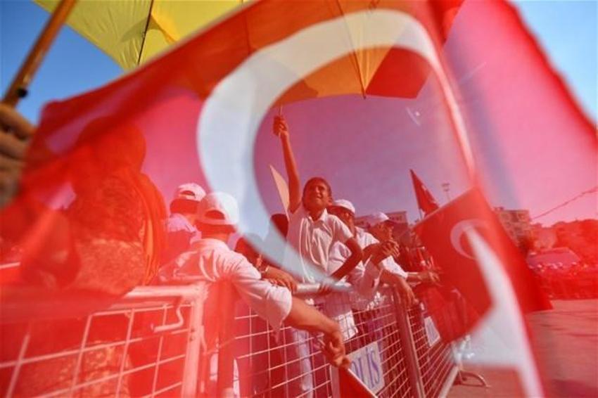 Milyonlar demokrasi için Yenikapı'nın yolunu tuttu