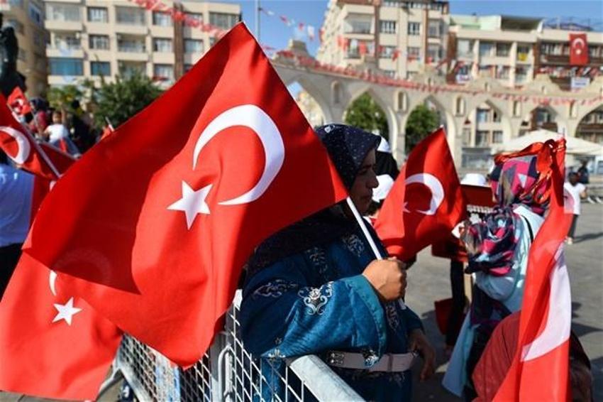 Milyonlar demokrasi için Yenikapı'nın yolunu tuttu