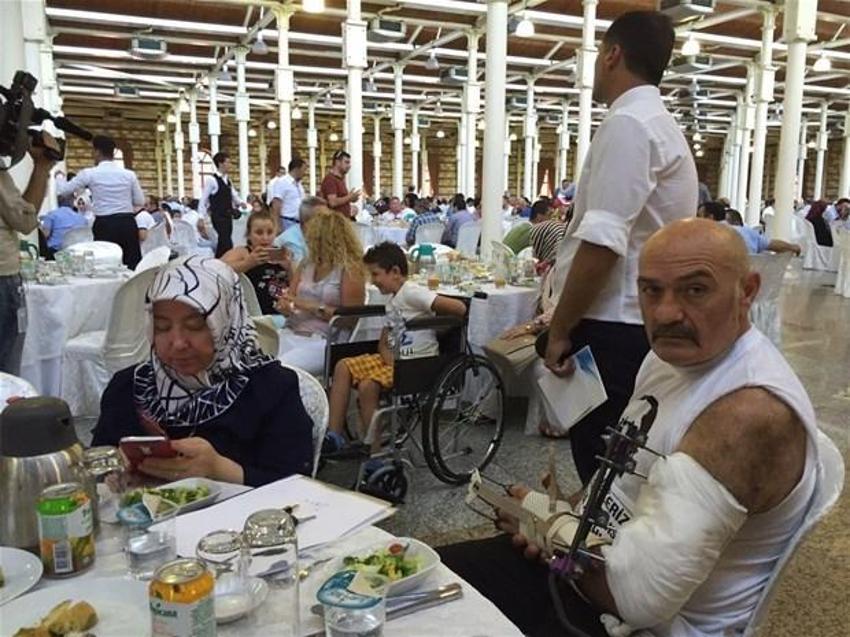 Milyonlar demokrasi için Yenikapı'nın yolunu tuttu