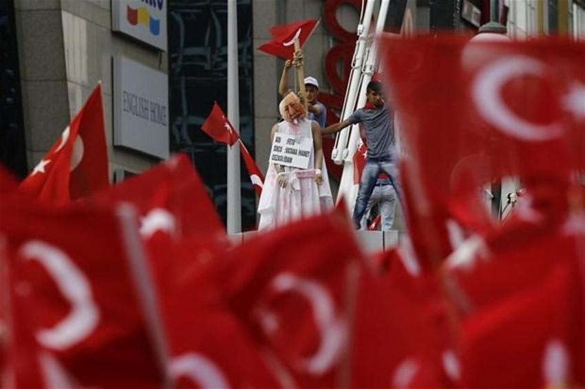 Milyonlar demokrasi için Yenikapı'nın yolunu tuttu