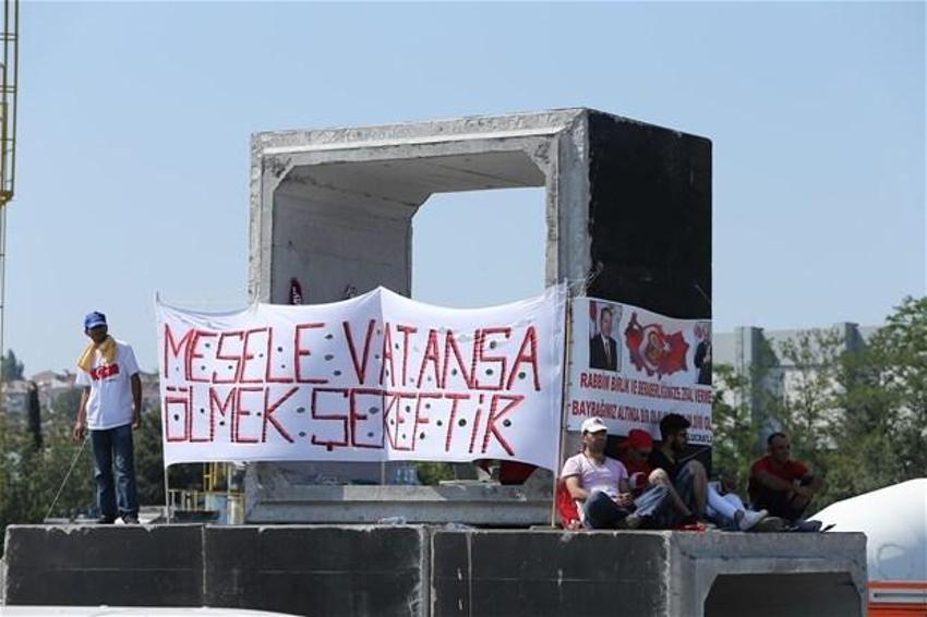 Milyonlar demokrasi için Yenikapı'nın yolunu tuttu