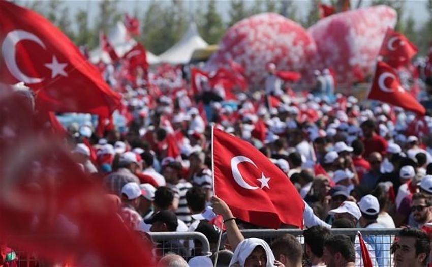 Milyonlar demokrasi için Yenikapı'nın yolunu tuttu