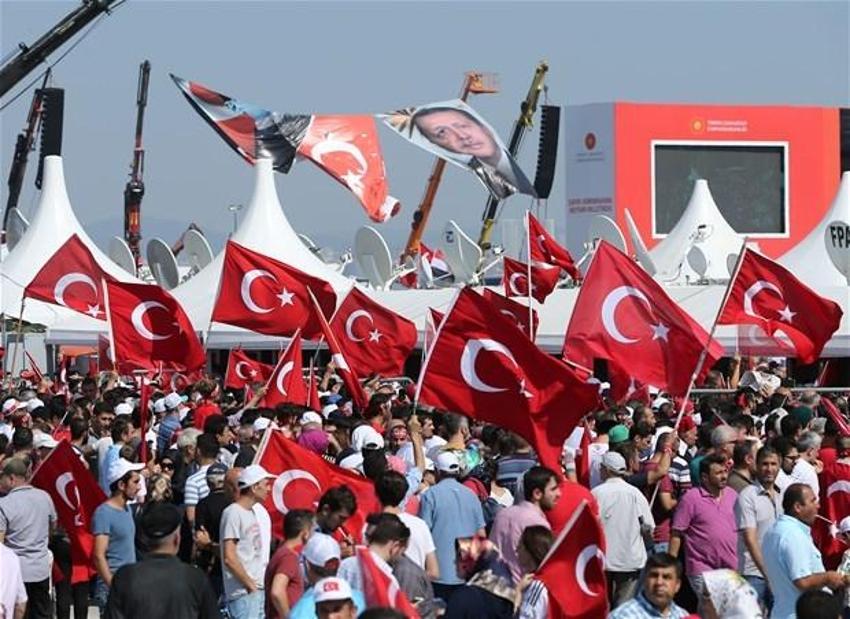 Milyonlar demokrasi için Yenikapı'nın yolunu tuttu