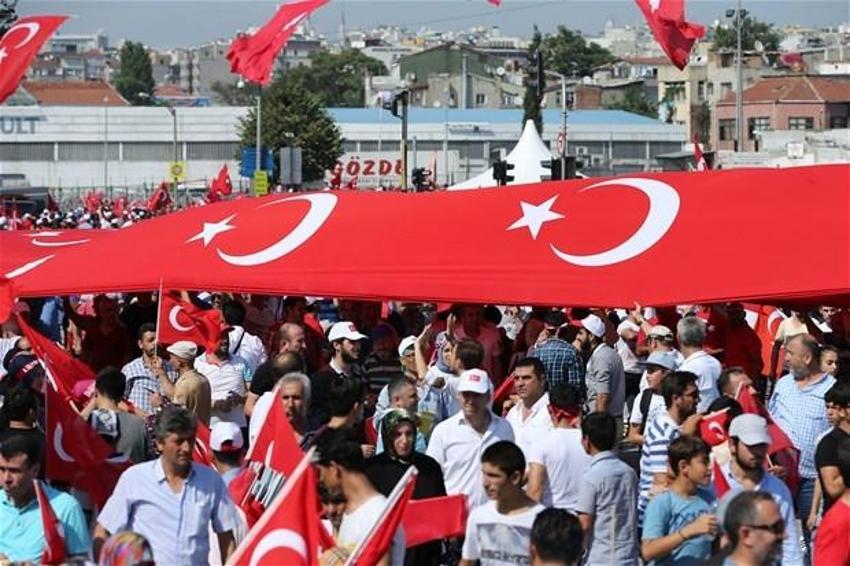 Milyonlar demokrasi için Yenikapı'nın yolunu tuttu
