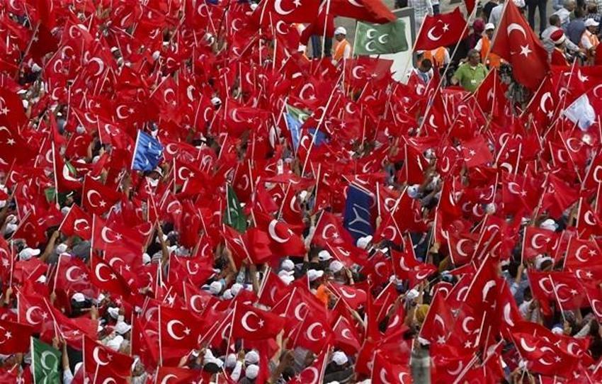 Milyonlar demokrasi için Yenikapı'nın yolunu tuttu